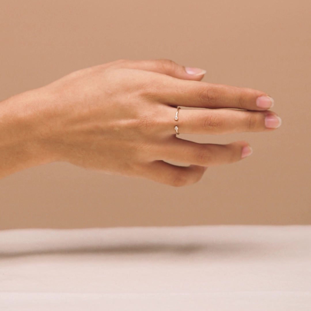 14K Gold Diamond Circle Ring